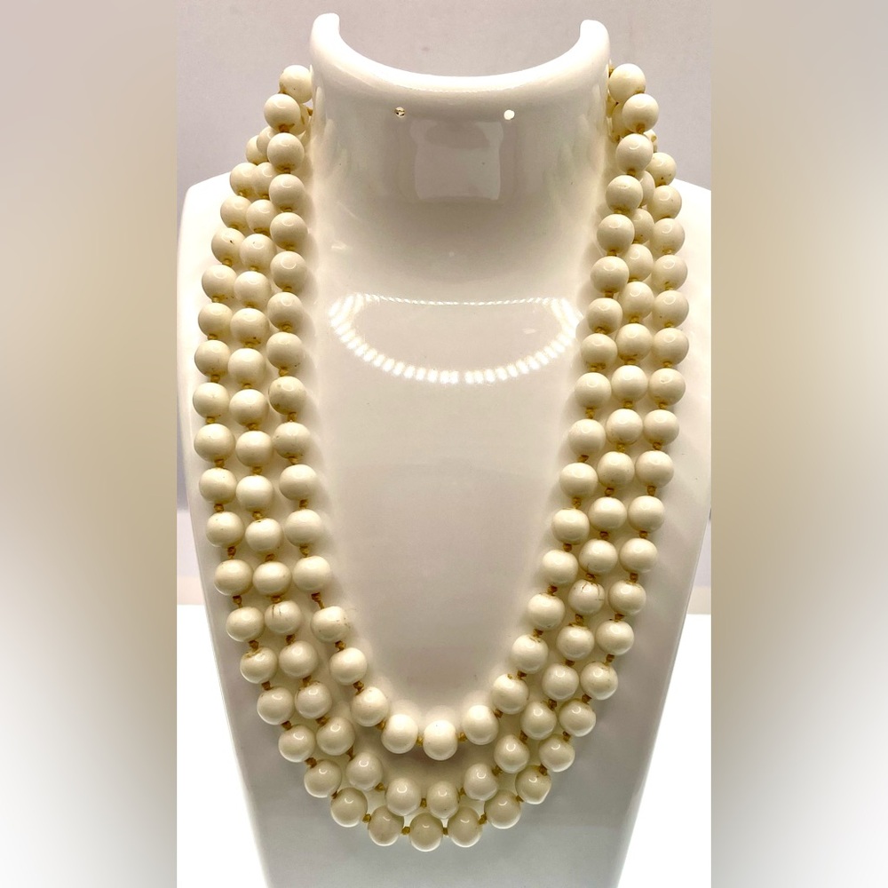 Vintage Multistrand Knotted Opaque Glass Cream White Beaded Necklace Choker